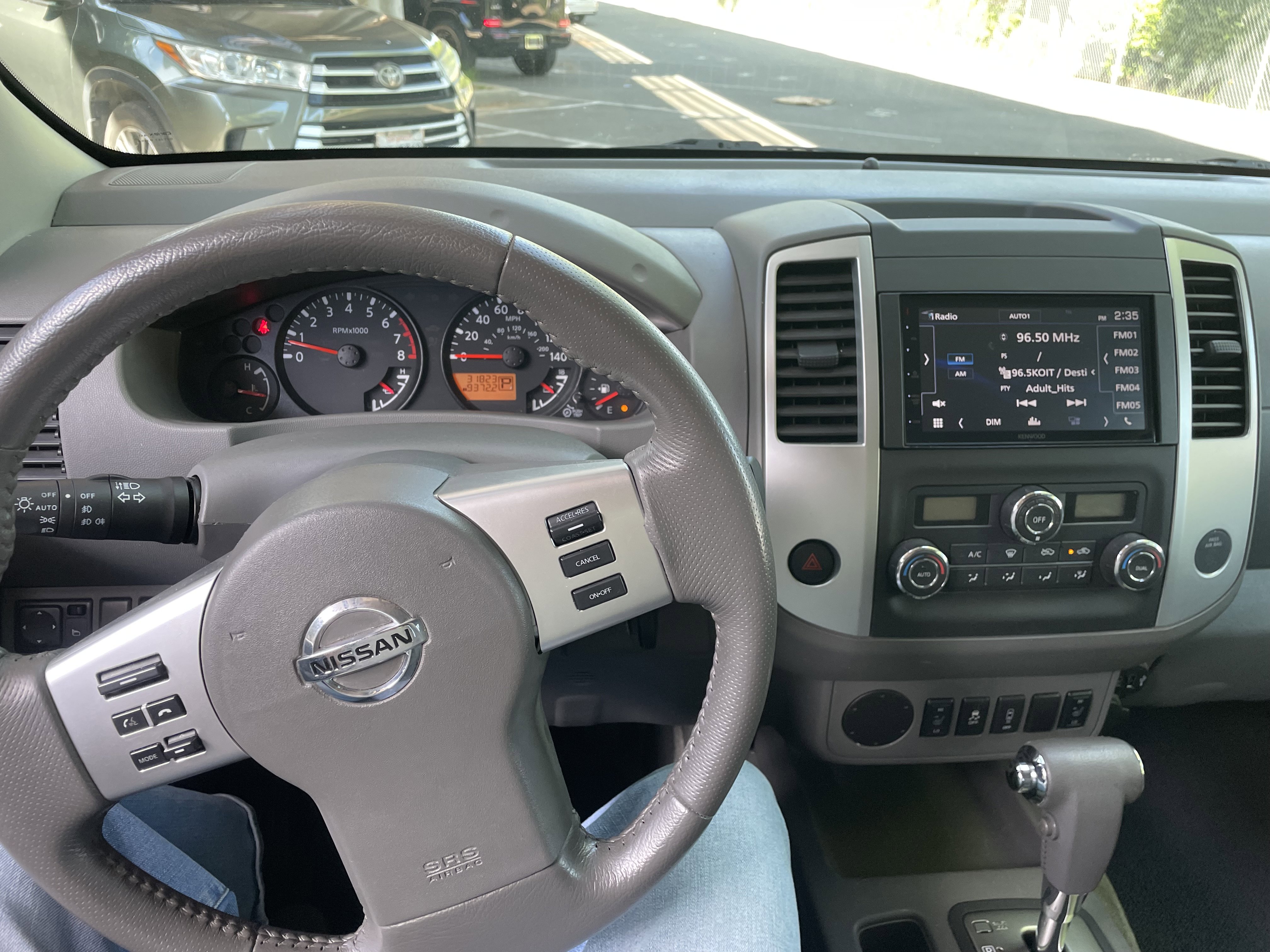 Used 2017 Nissan Frontier SV w/ SV Value Truck Package RWD image 7