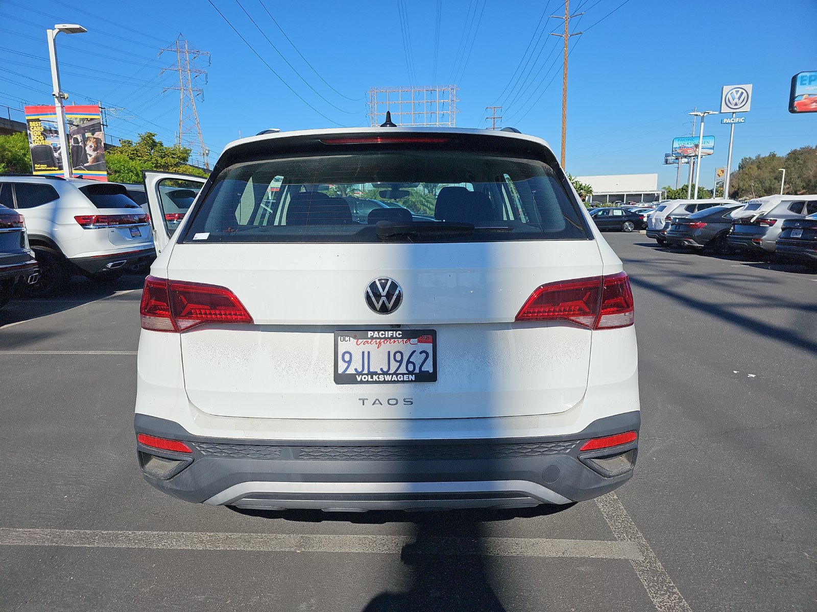 Used 2023 Volkswagen Taos S FWD image 11