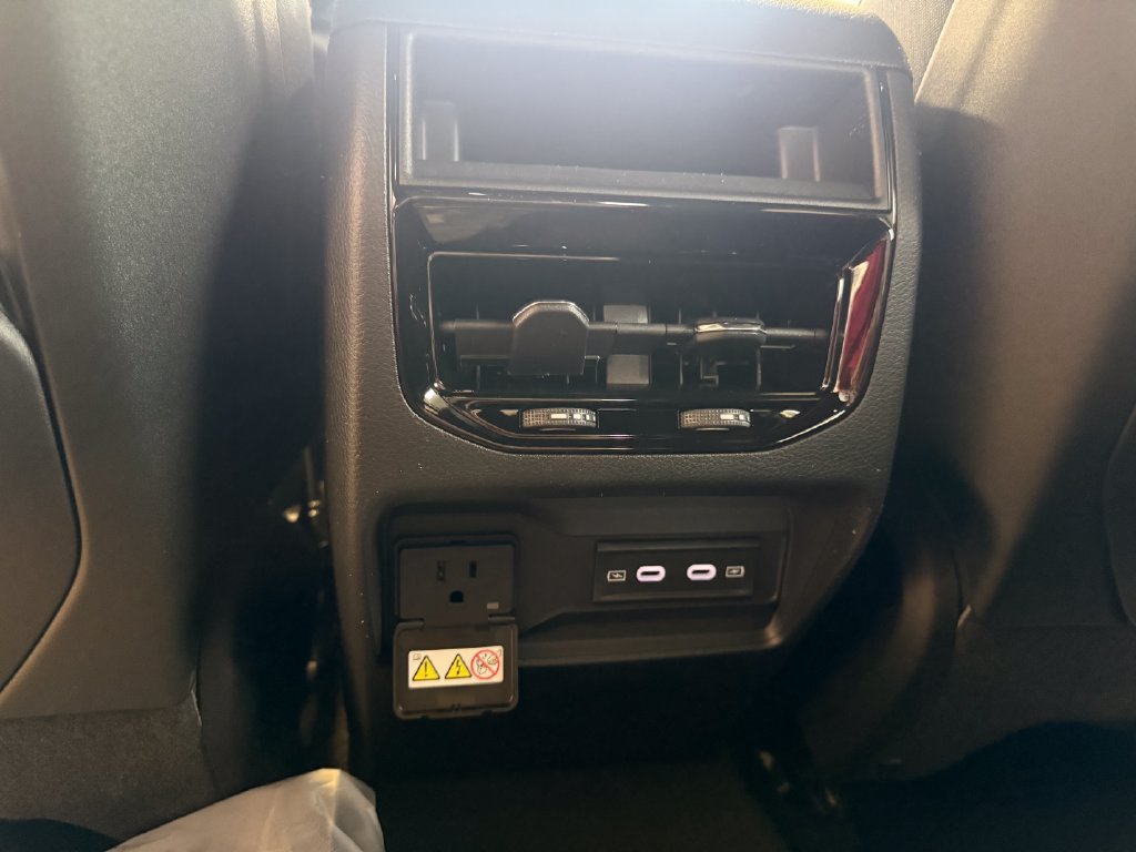 New 2026 Jeep Grand Cherokee Altitude AWD/4WD image 34