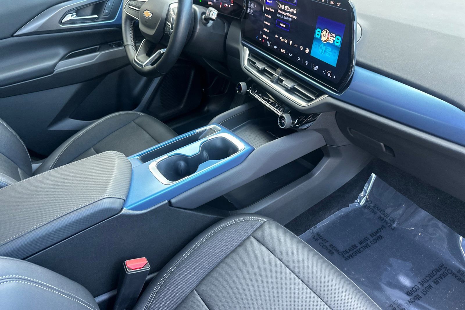 Used 2025 Chevrolet Equinox EV LT w/ Convenience Package image 17