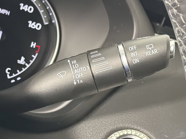 Used 2023 Cadillac XT4 Premium Luxury FWD image 13