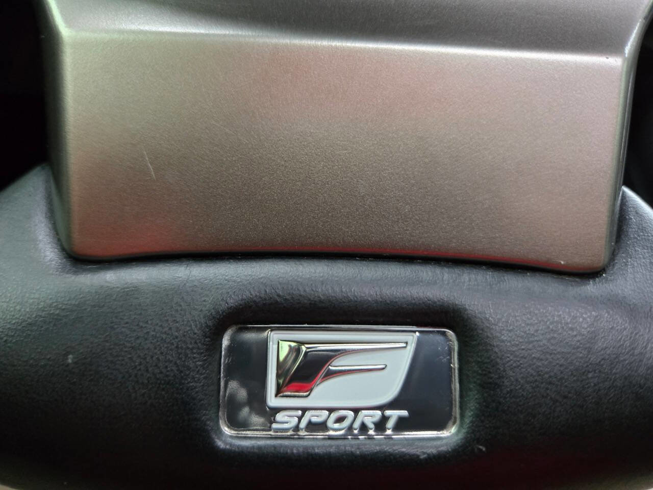 Used 2014 Lexus CT 200h Base 4dr Hatchback image 28