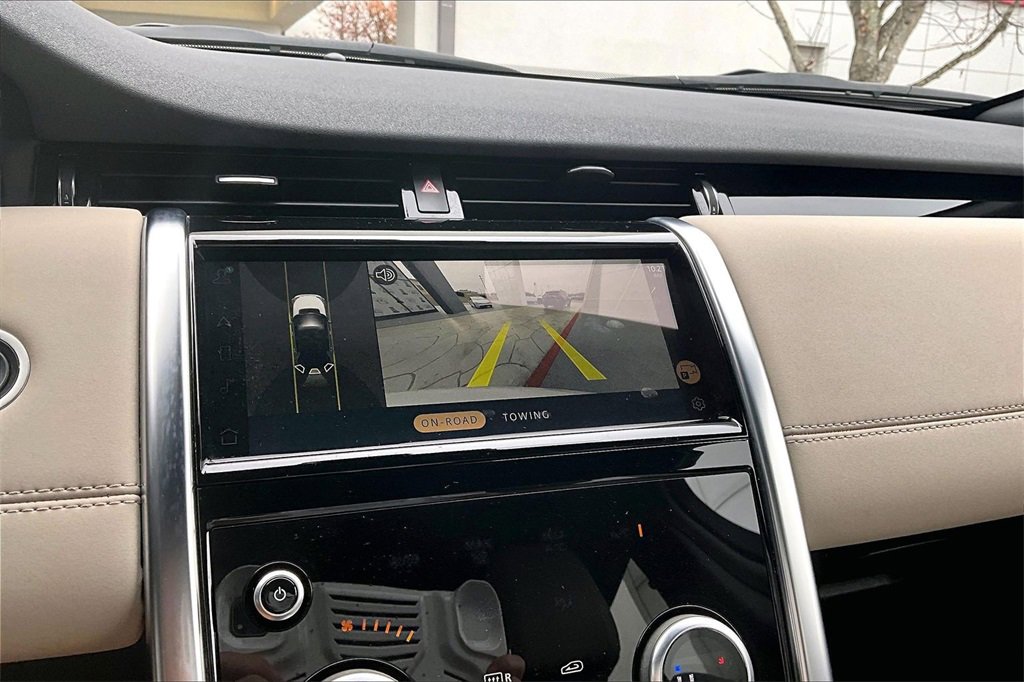 Used 2023 Land Rover Discovery Sport SE image 14