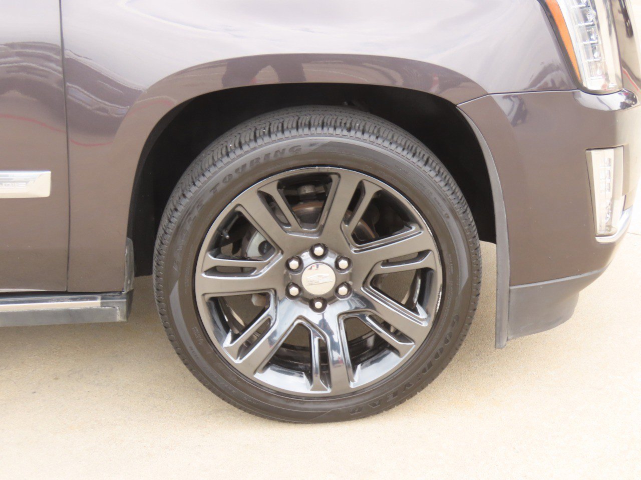 Used 2015 Cadillac Escalade Premium AWD/4WD image 9