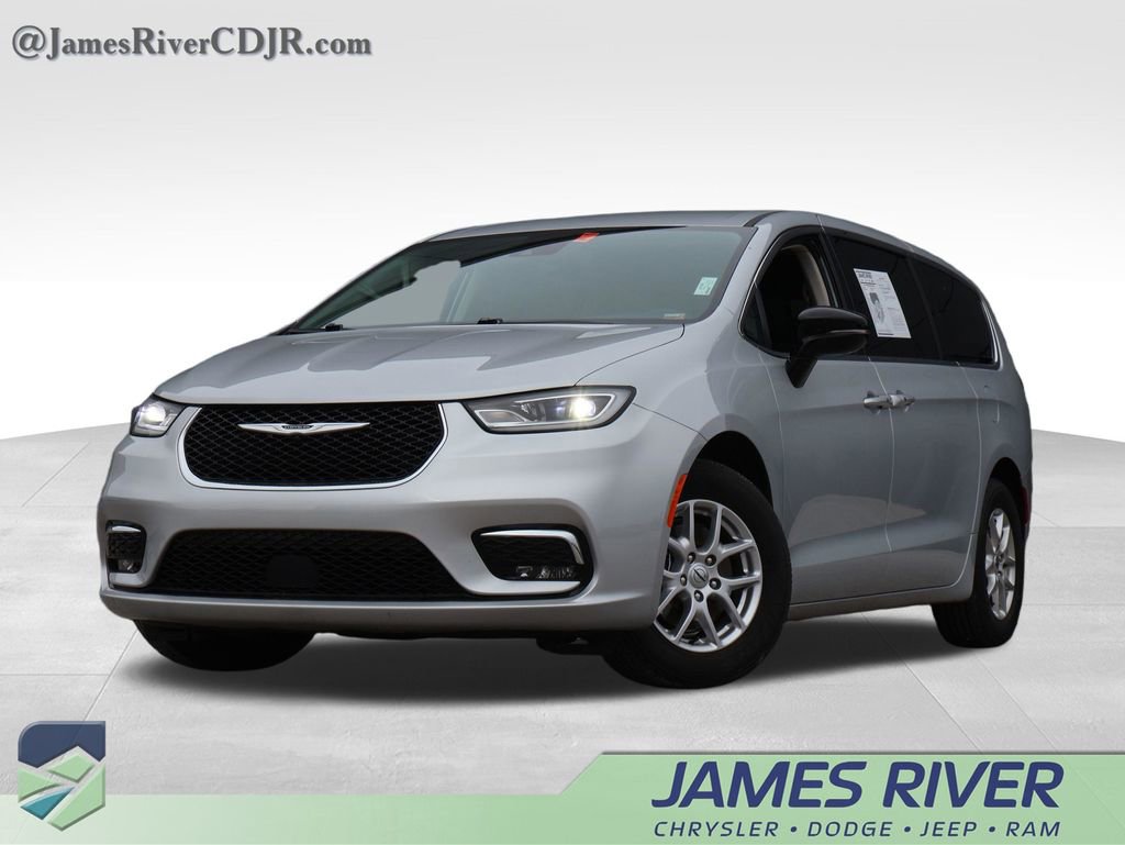 Used 2024 Chrysler Pacifica Touring-L