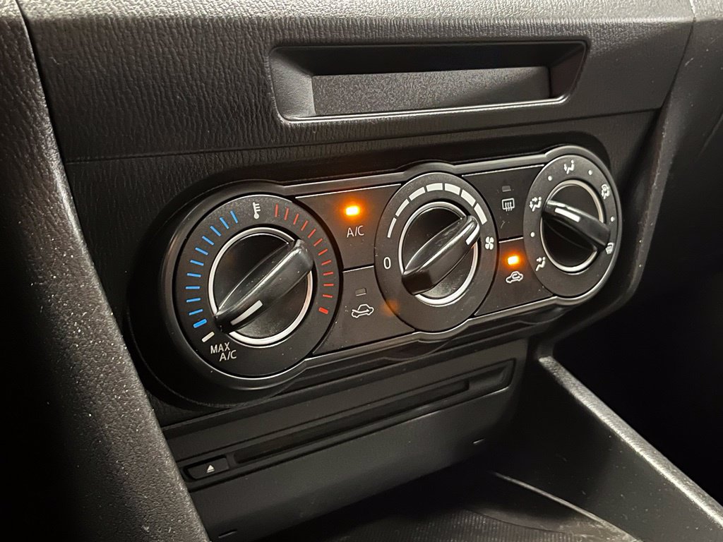 Used 2014 MAZDA MAZDA3 i Touring FWD image 9