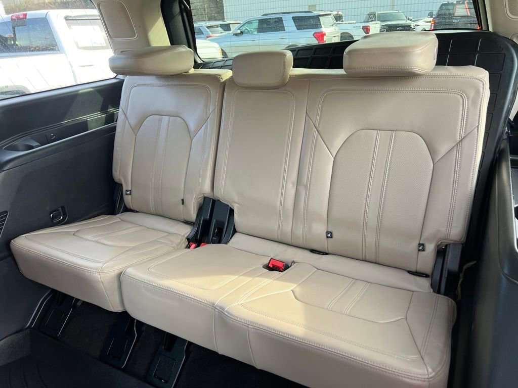 Used 2023 Ford Expedition Limited image 20