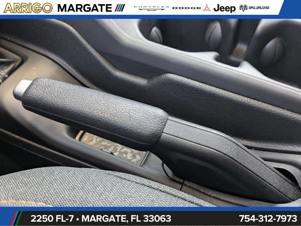 Used 2025 Jeep Wrangler Unlimited Sahara AWD/4WD image 25