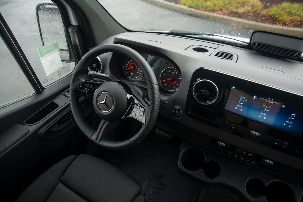 New 2025 Mercedes-Benz Sprinter 4500 image 32