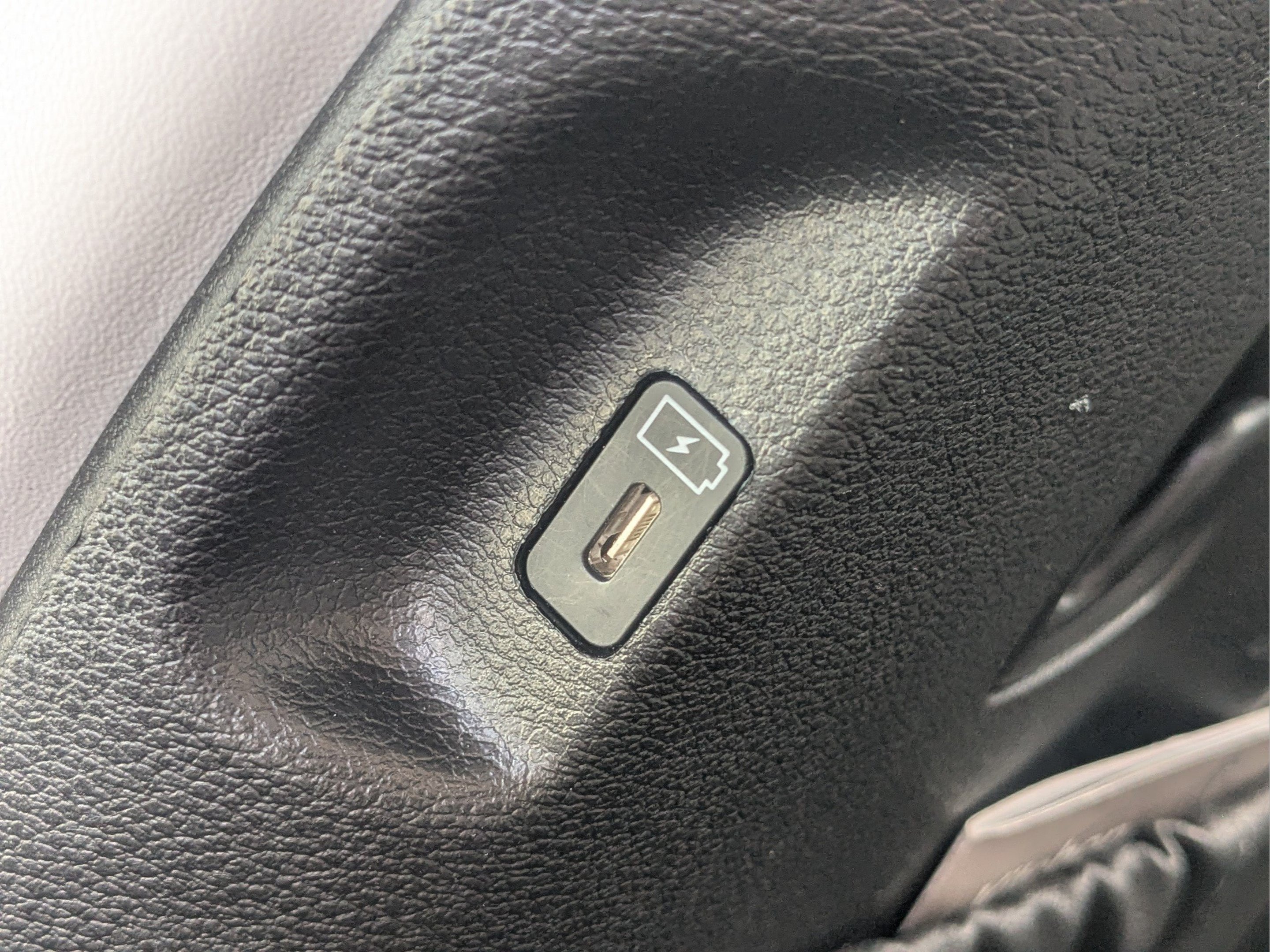 Used 2024 Kia Telluride S w/ S Sunroof Package FWD image 11