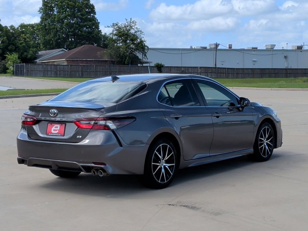 Used 2022 Toyota Camry SE FWD image 8