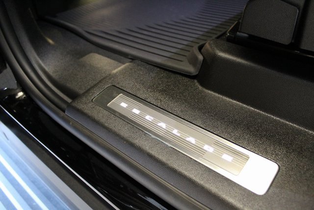 Used 2024 Cadillac Escalade Sport w/ LPO, ONYX Package image 15