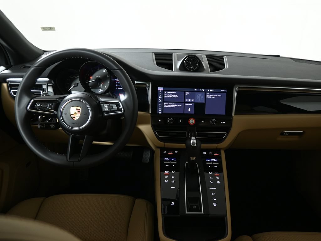 New 2026 Porsche Macan AWD/4WD image 16
