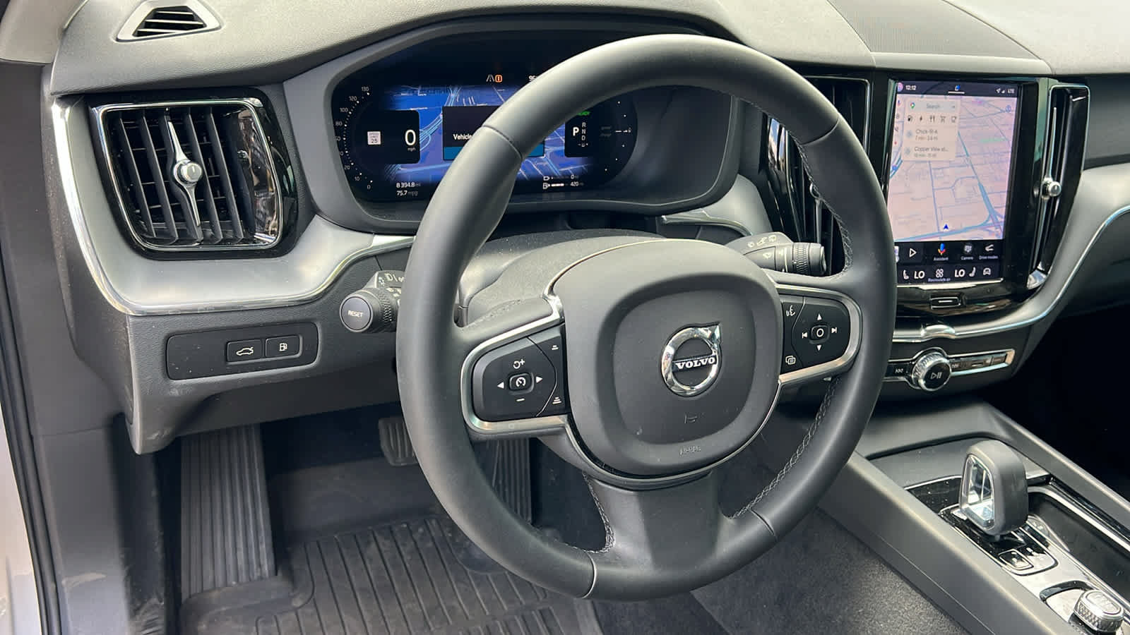 Used 2023 Volvo XC60 T8 Core AWD/4WD image 10