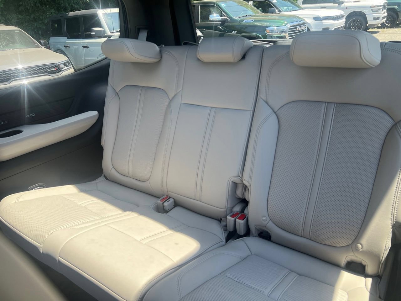 New 2026 Jeep Grand Wagoneer 4WD image 18