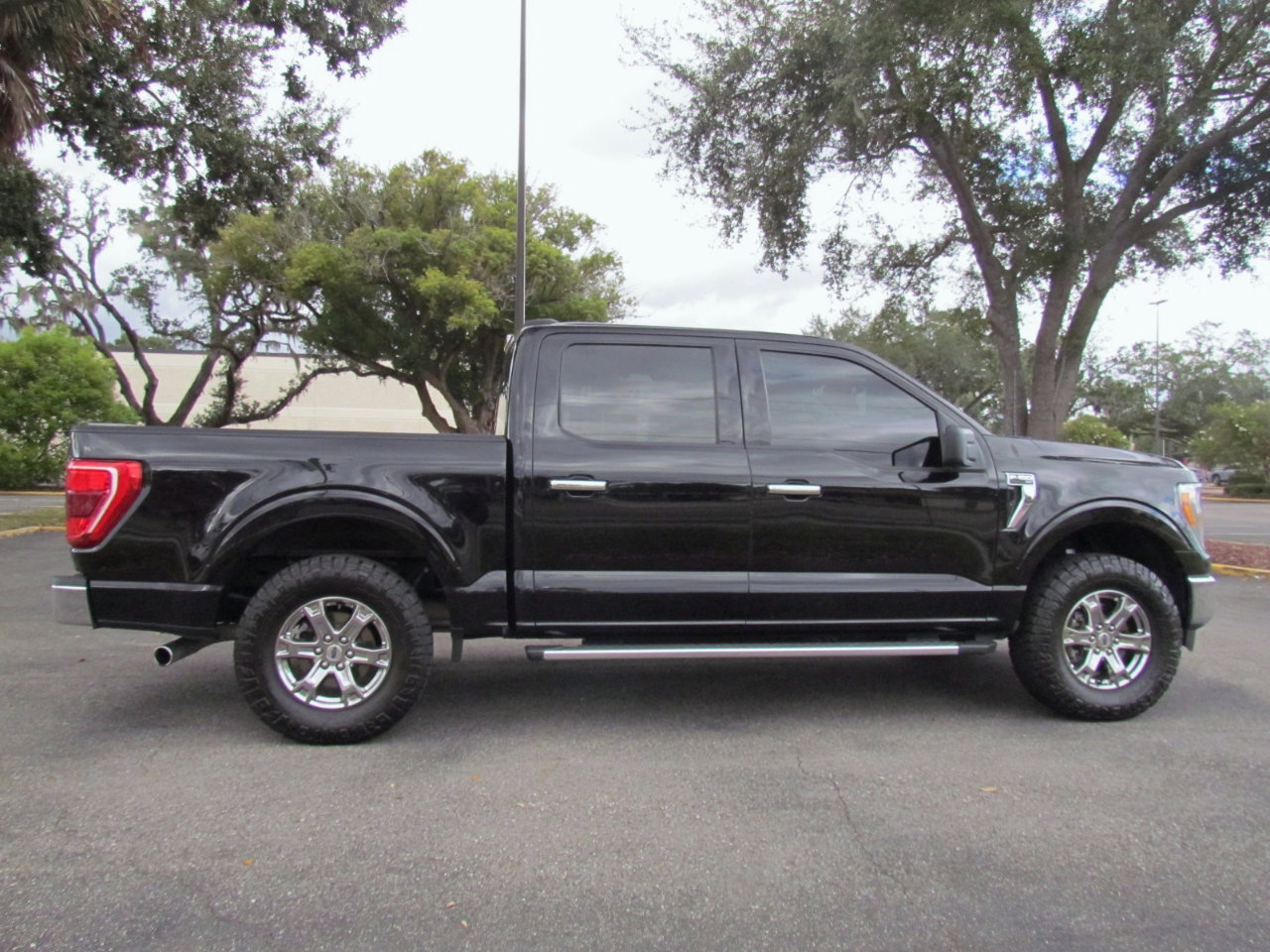 Used 2022 Ford F150 XLT w/ Equipment Group 301A Mid image 10