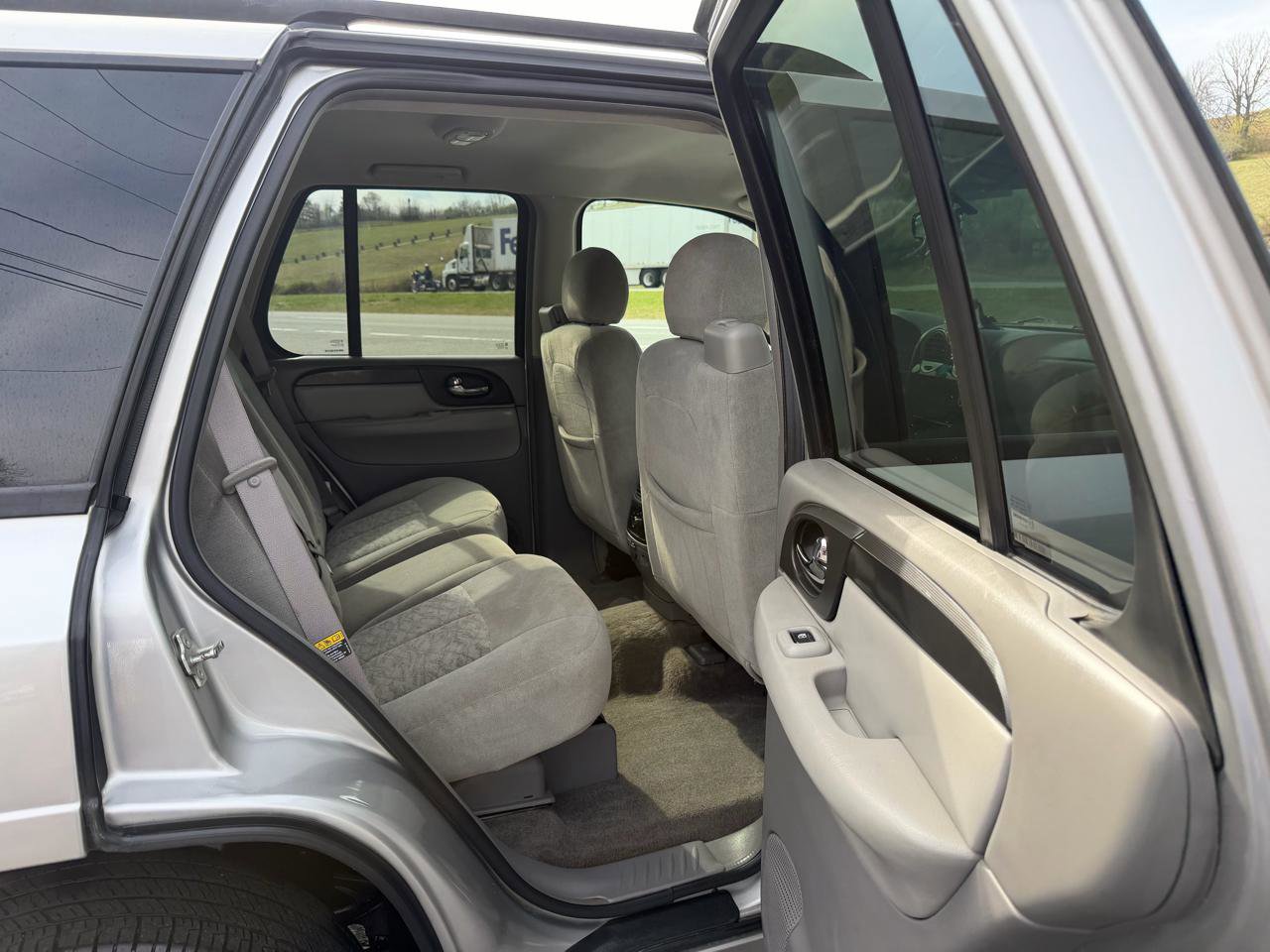 Used 2005 GMC Envoy SLE image 19