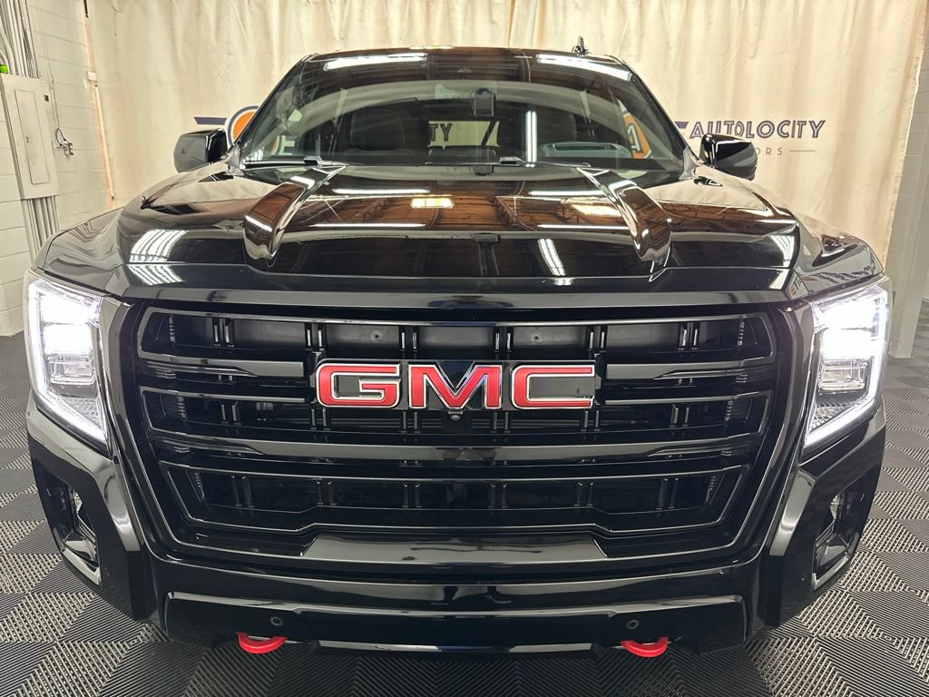 Used 2024 GMC Yukon XL AT4 w/ Technology Package AWD/4WD image 3