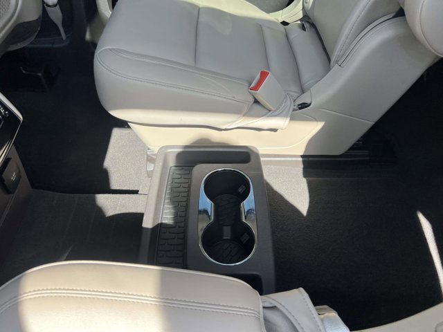 Used 2024 Lincoln Aviator AWD w/ Premium Package image 11