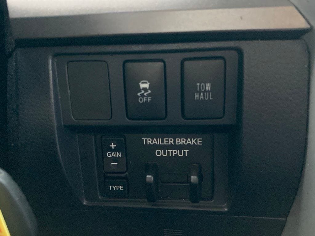 Used 2017 Toyota Tundra SR5 w/ SR5 Upgrade Package RWD image 19