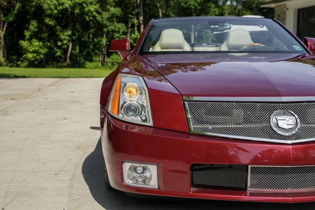Used 2006 Cadillac XLR RWD image 88