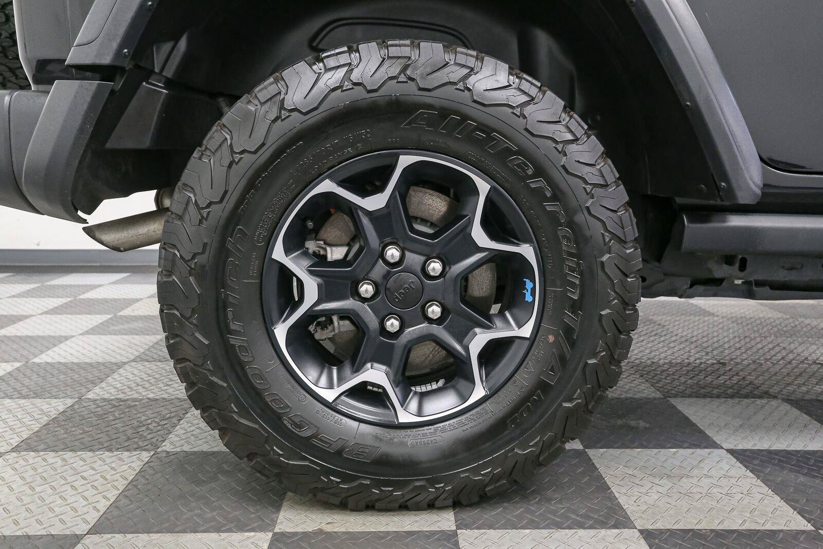 Used 2022 Jeep Wrangler Unlimited Rubicon 4xe w/ Cold Weather Group AWD/4WD image 17