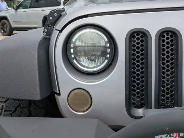 Used 2018 Jeep Wrangler Sport AWD/4WD image 10