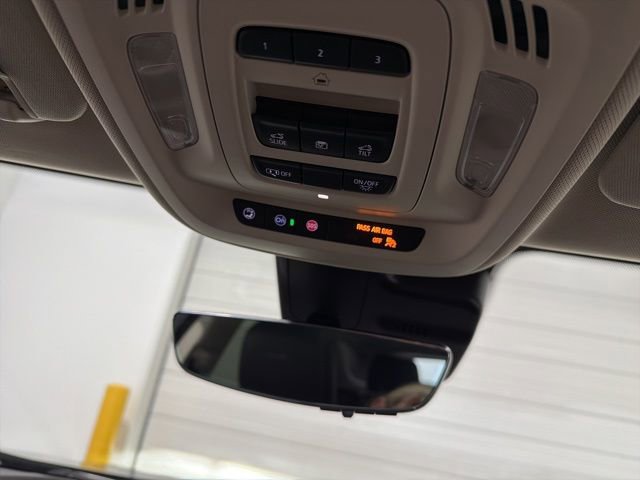 Used 2023 Buick Envision Avenir image 21