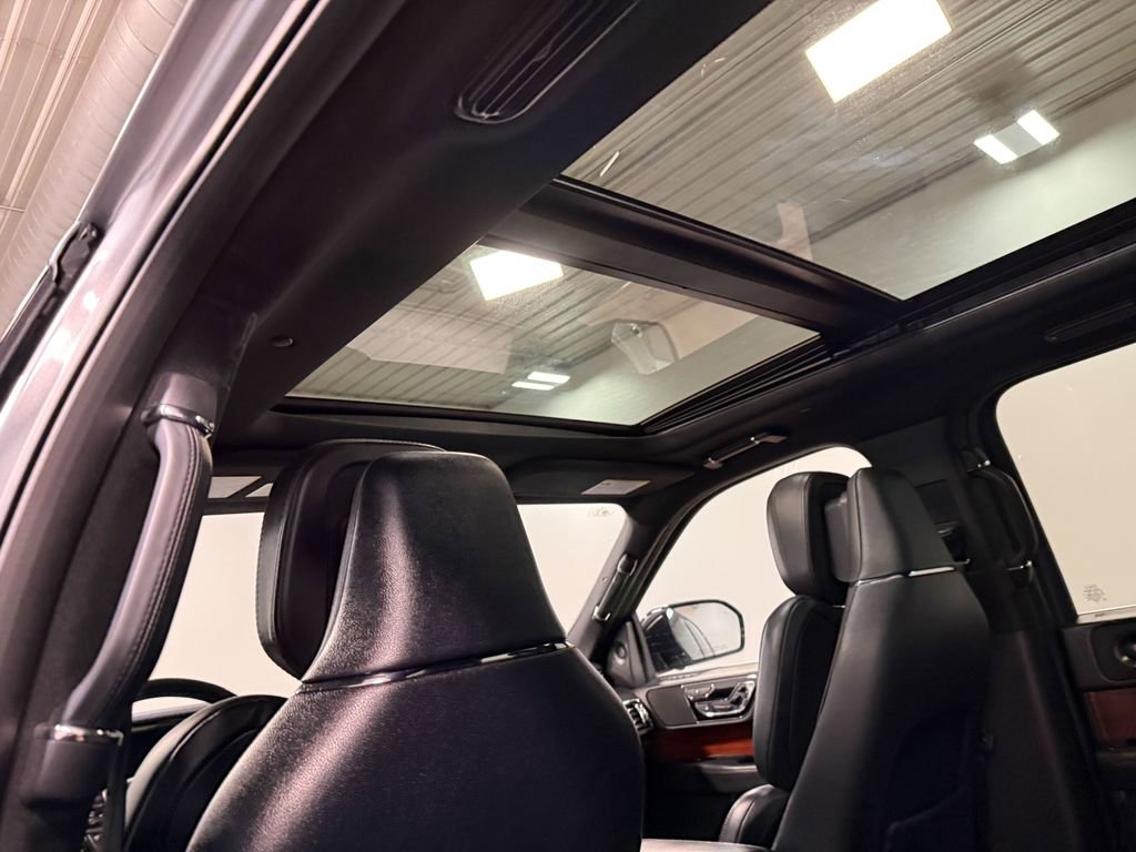 Used 2023 Lincoln Navigator Reserve image 11