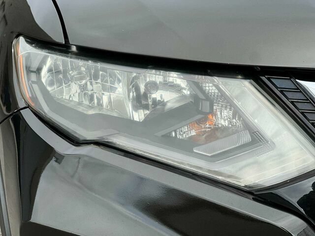 Used 2017 Nissan Rogue SV AWD/4WD image 32