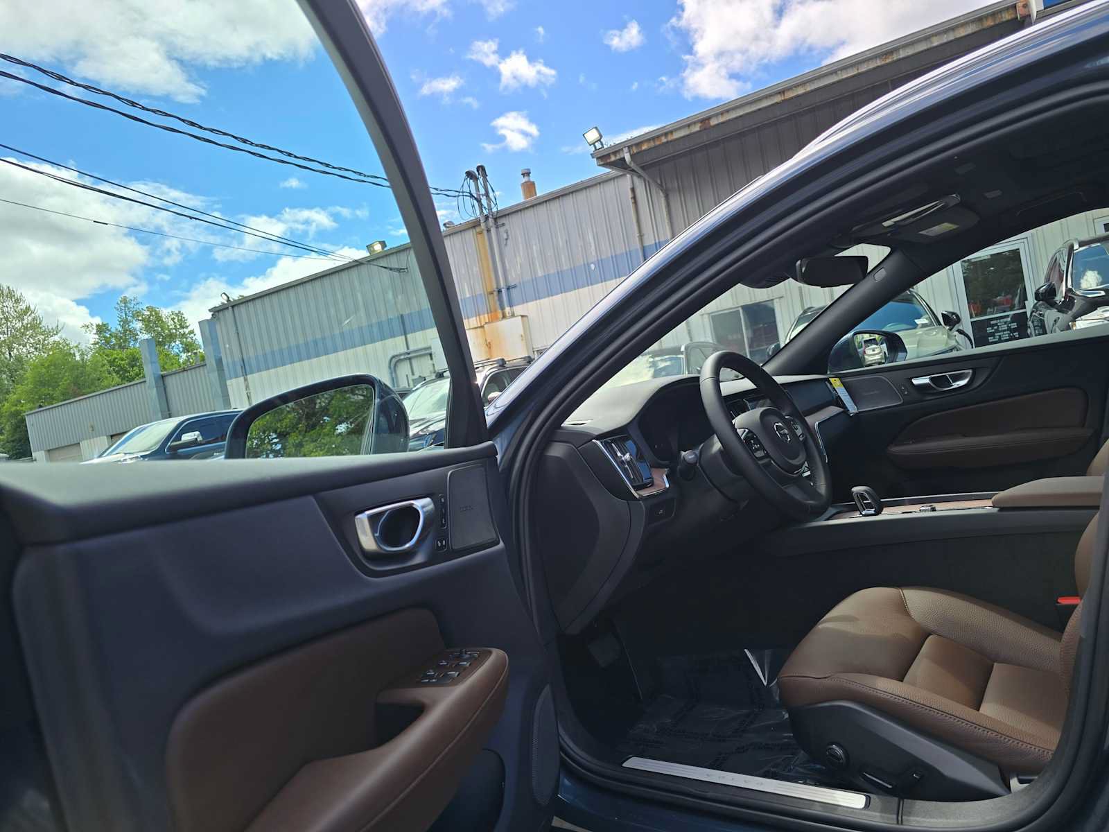 New 2026 Volvo V60 B5 Cross Country Plus w/ Protection Package Premier AWD/4WD image 20