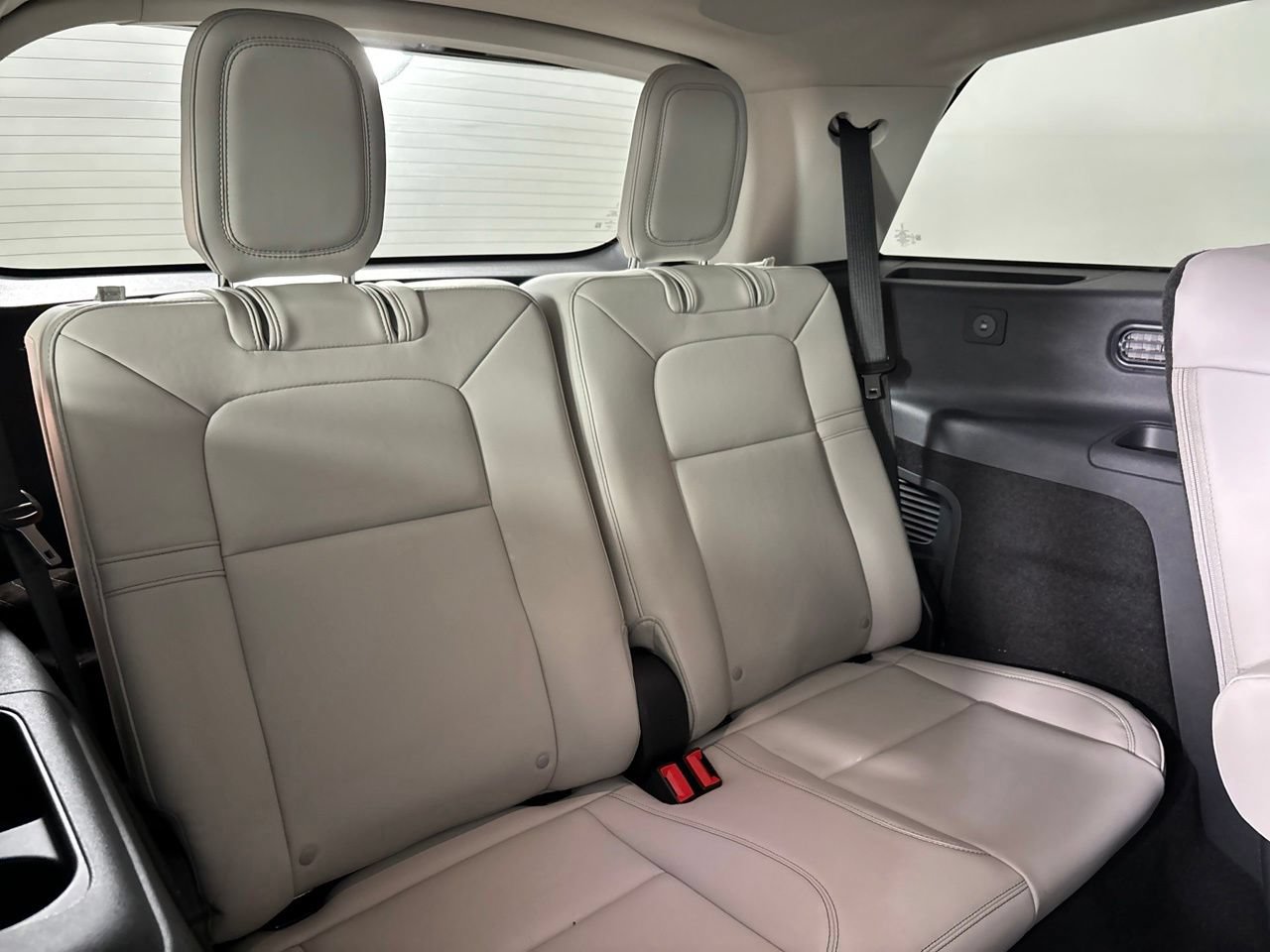 Used 2026 Lincoln Aviator 2WD image 32
