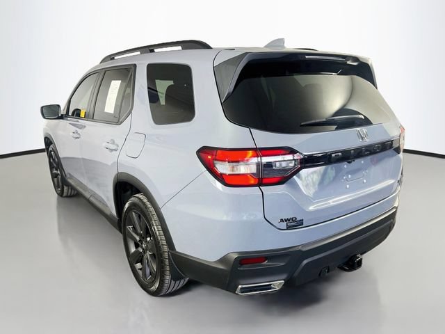 Used 2025 Honda Pilot Sport image 6