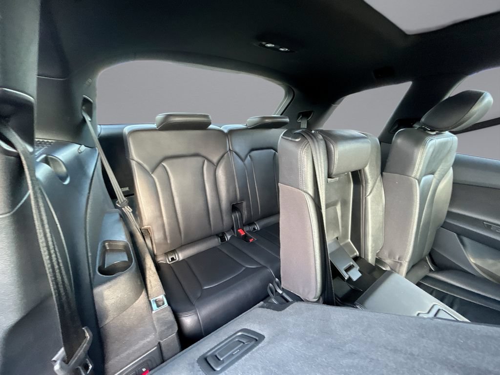 Used 2018 Audi Q7 2.0T Premium w/ Cold Weather Package AWD/4WD image 40