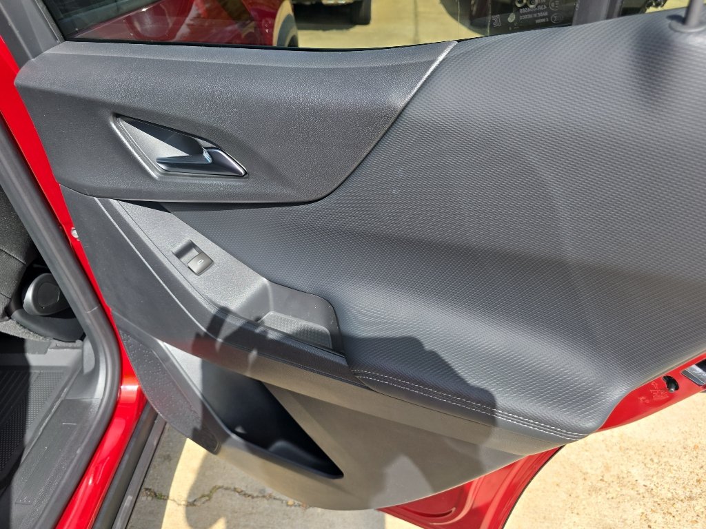 New 2026 Chevrolet Equinox LT w/ Safety and Technology Package FWD image 17