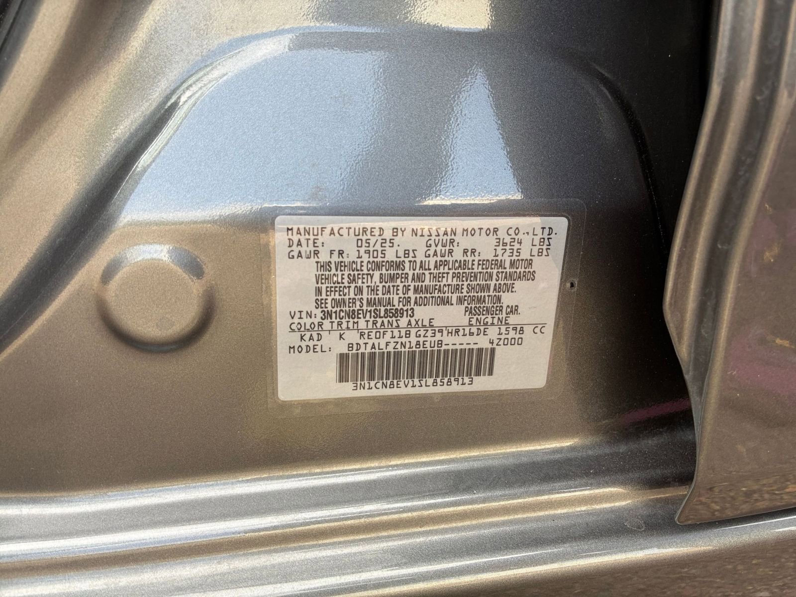 Used 2025 Nissan Versa SV image 27