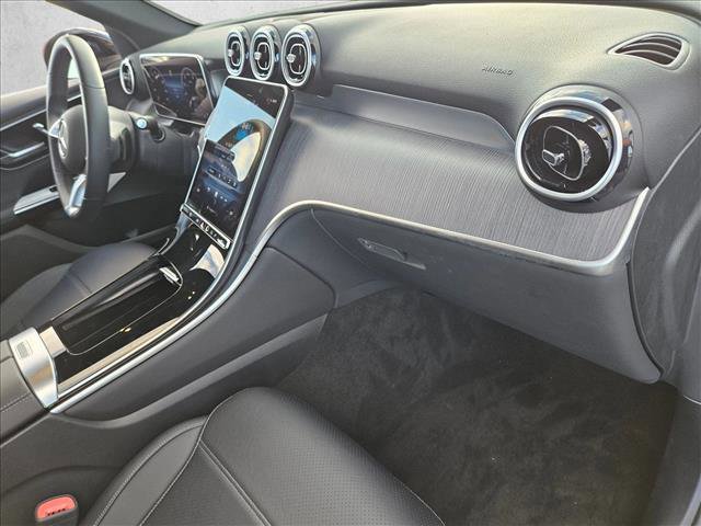 Used 2025 Mercedes-Benz GLC 300 image 19