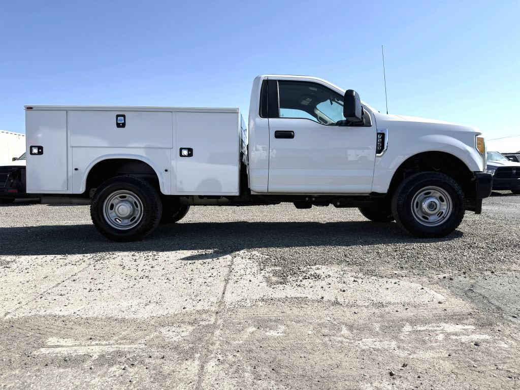 Used 2017 Ford F250 XL AWD/4WD image 5