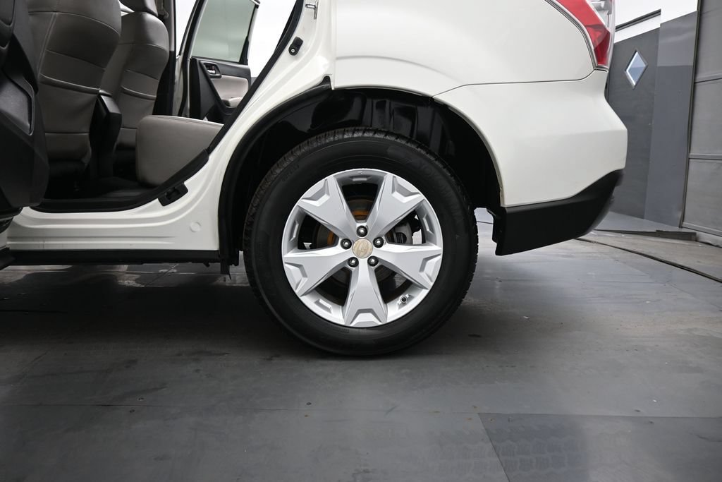 Used 2016 Subaru Forester 2.5i Limited AWD/4WD image 18
