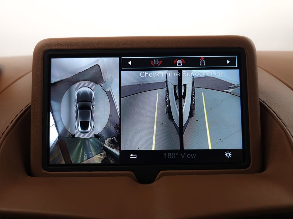 Used 2021 Aston Martin V8 Vantage Roadster RWD image 27