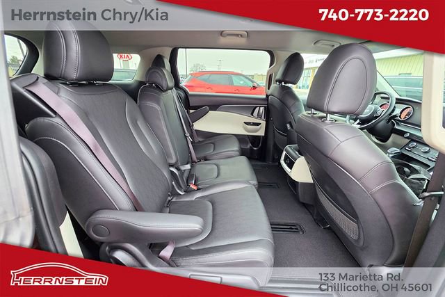 Used 2024 Kia Carnival LX FWD image 26