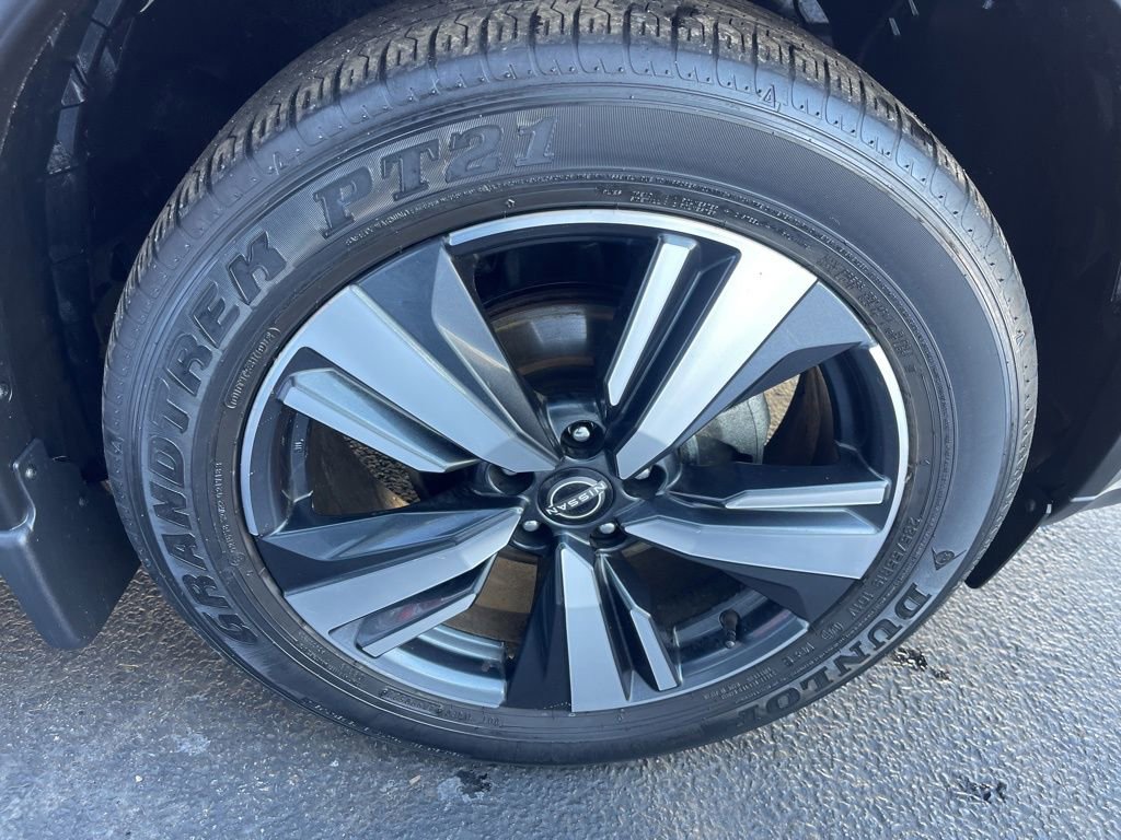 Certified 2022 Nissan Rogue Platinum w/ Head-Up Display Package image 30