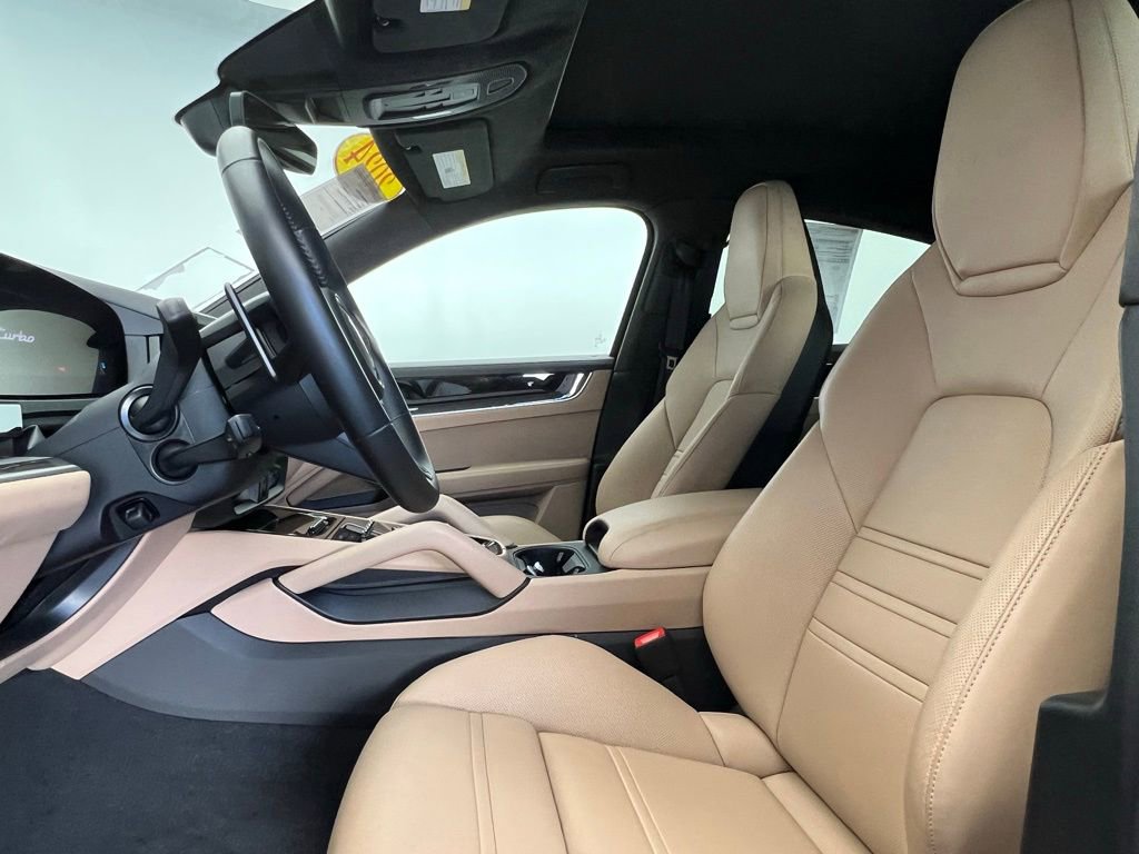 Certified 2024 Porsche Cayenne Turbo image 5