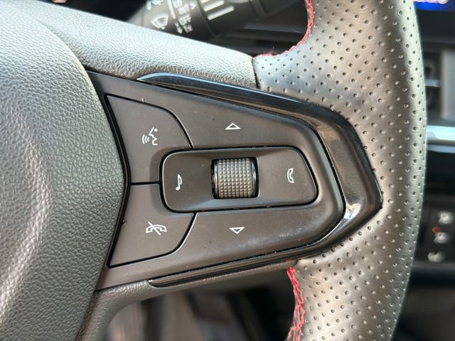 Used 2025 Chevrolet Trax RS w/ Sunroof Package image 25