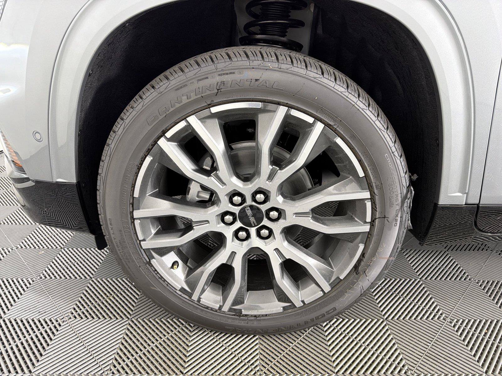 New 2026 GMC Acadia Denali Ultimate FWD image 9