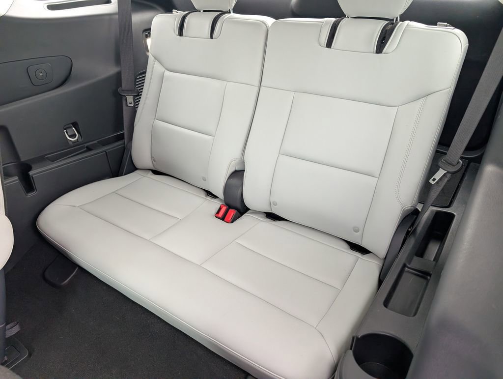 Used 2025 Ford Explorer Platinum w/ Ultimate Package image 11