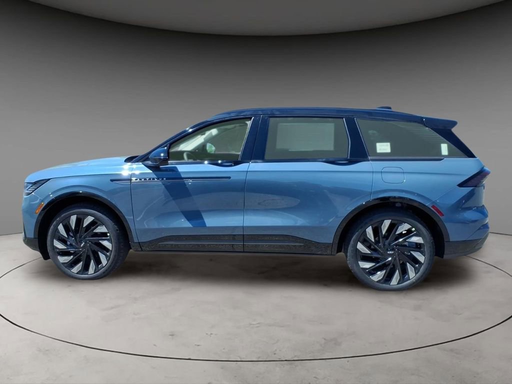 New 2026 Lincoln Nautilus Reserve w/ Jet Appearance Package image 2