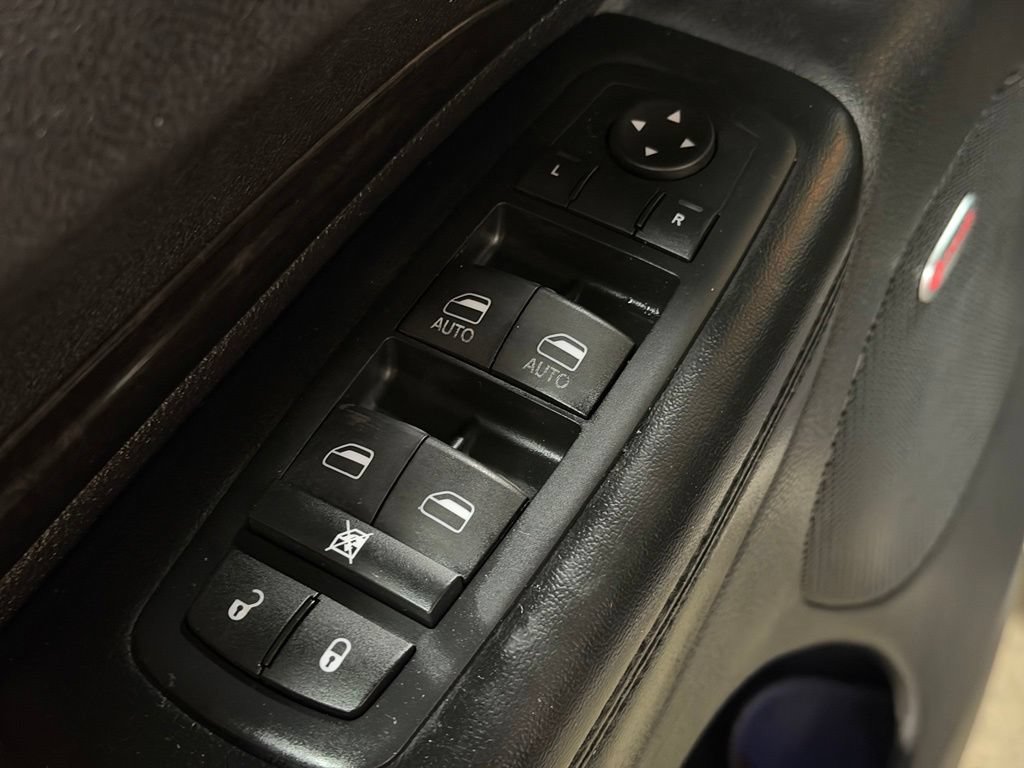 Used 2015 Dodge Durango Limited w/ Premium Group AWD/4WD image 31
