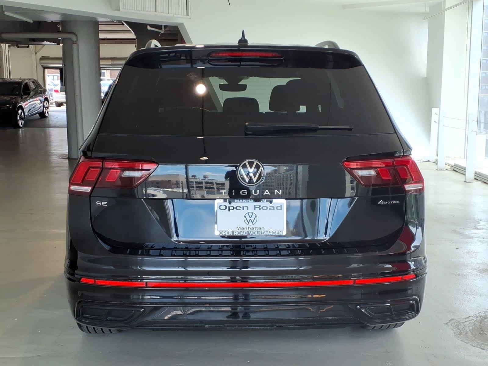 Used 2023 Volkswagen Tiguan SE R-Line AWD/4WD image 5