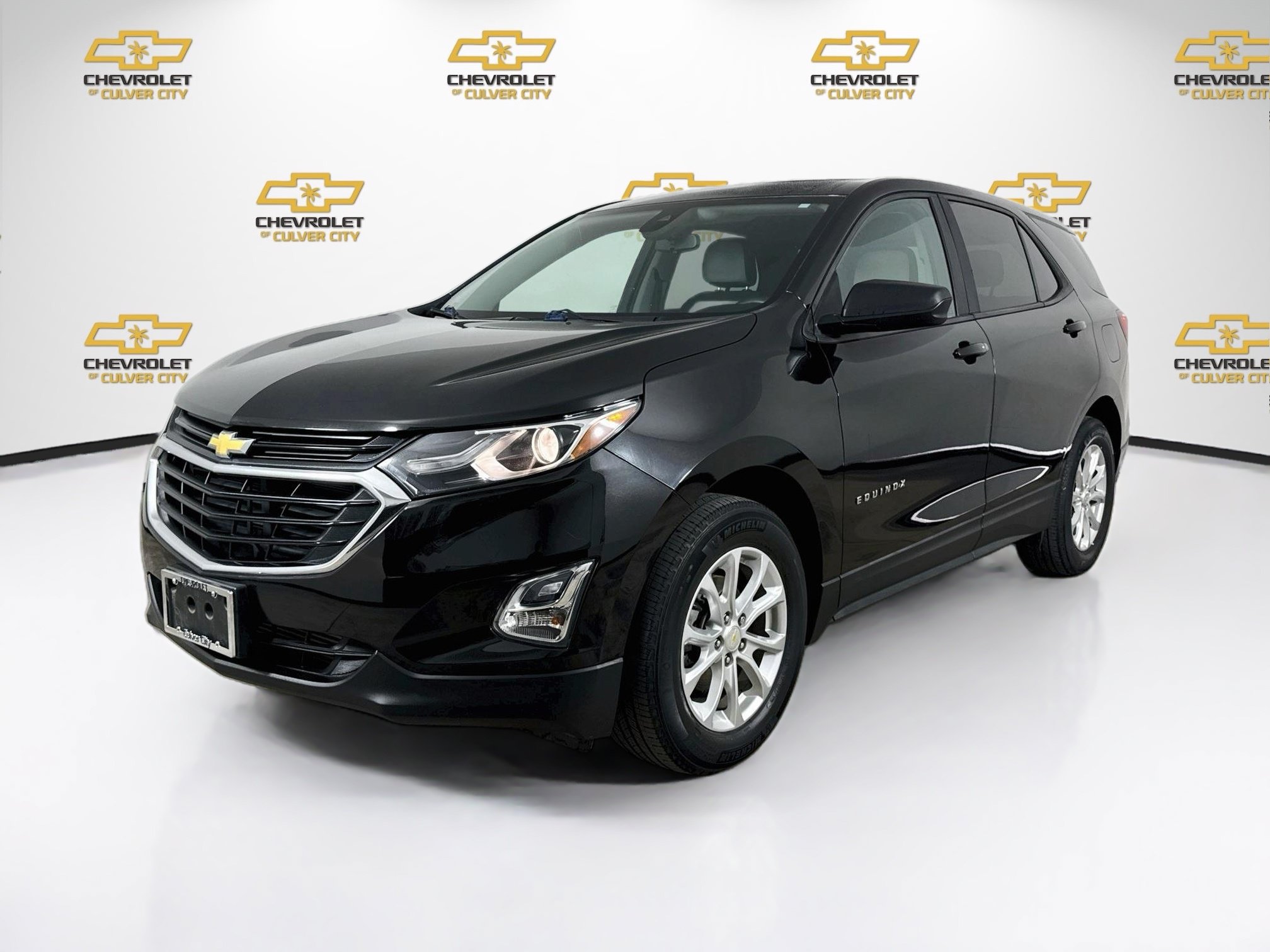 Used 2020 Chevrolet Equinox LS w/ LS Convenience Package FWD image 3
